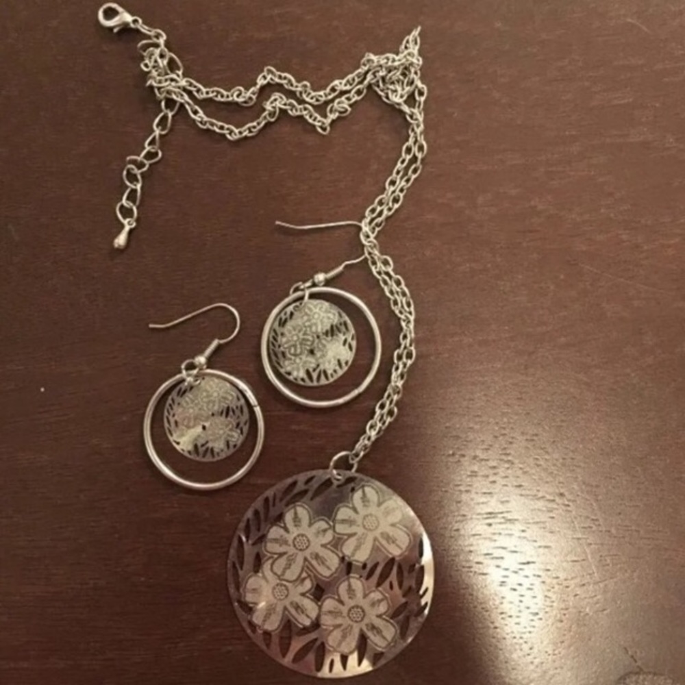 💎SALE💎 set stamped necklace & earrings